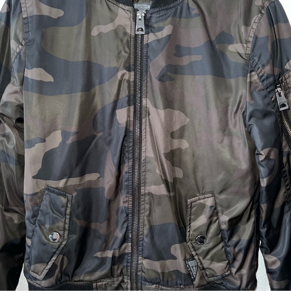 GUESS Camo Print Puffer Bomber Jacket - Picture 2 of 5